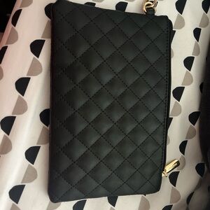 Black quilted clutch with gold chain #clutchbag